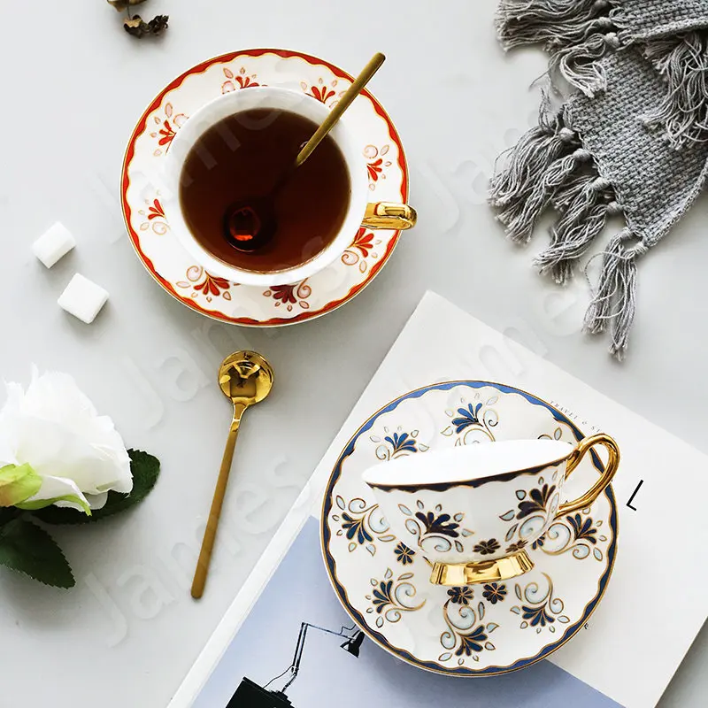 Creative Ceramic Coffee Cup Set Flower Tea Cups Gold Edge Teas Cups Household Afternoon Teas with Spoon Mugs Coffee Cups Sets
Creative Ceramic Coffee Cup Set Flower Tea Cups Gold Edge Teas Cups Household Afternoon Teas with Spoon Mugs Coffee Cups Sets