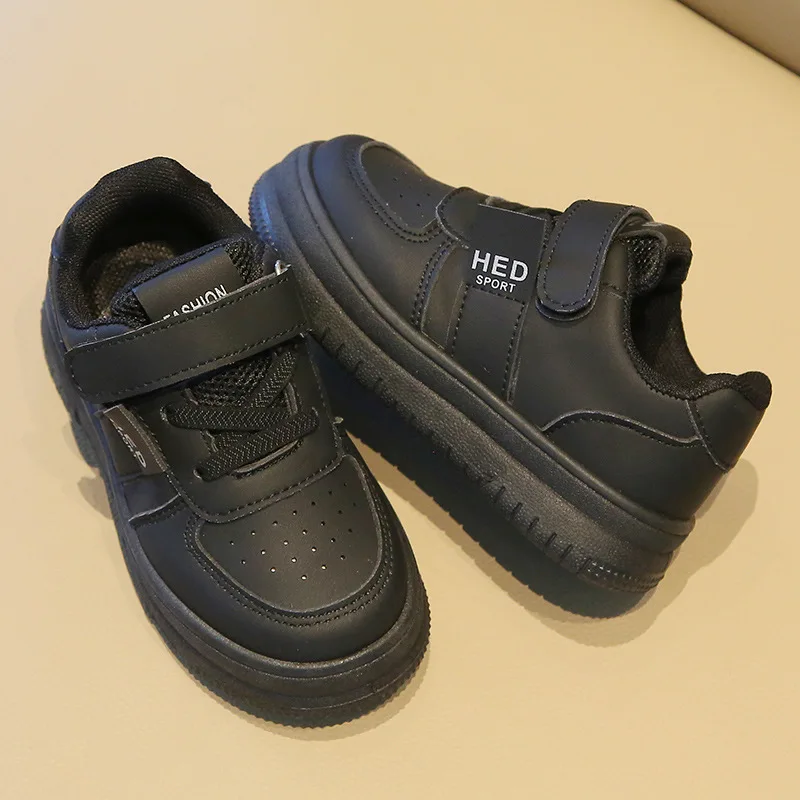 Весенне-осенняя детская повседневная обувь на мягкой подошве, черные модные кроссовки на мягкой подошве для девочек, однотонные туфли для мальчиков, детская обувь 
Весенне-осенняя детская повседневная обувь на мягкой подошве, черные модные кроссовки на мягкой подошве для девочек, однотонные туфли для мальчиков, детская обувь