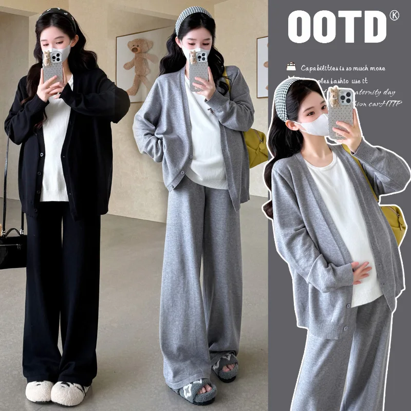2025 Elegant Pregnancy Outfit Autumn Fake Two Layer Knit Sweater with Lounge Pants Luxe Maternity Two Piece Set Comfortable
2025 Elegant Pregnancy Outfit Autumn Fake Two Layer Knit Sweater with Lounge Pants Luxe Maternity Two Piece Set Comfortable