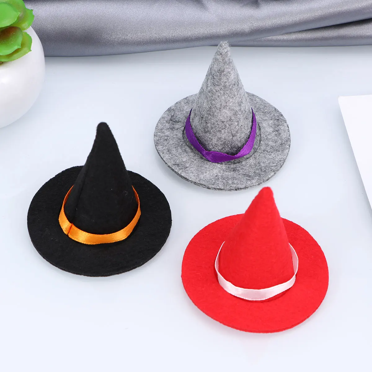 12pcs Lovely Witch Hats Chic Wine Bottle Decor Party Favors DIY Hair Accessories Crafts for Halloween (Black and Grey and Red) 
12pcs Lovely Witch Hats Chic Wine Bottle Decor Party Favors DIY Hair Accessories Crafts for Halloween (Black and Grey and Red)