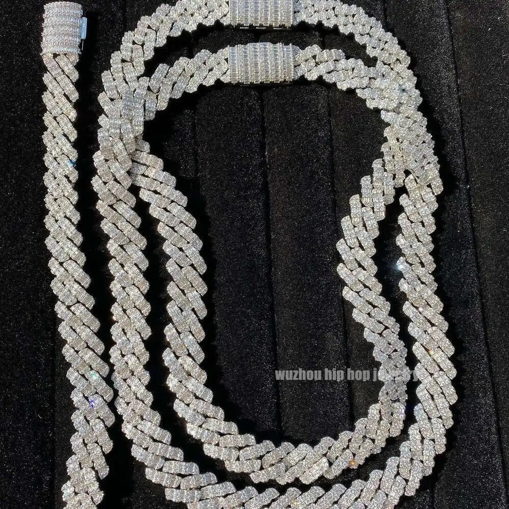 Custom Bling Hiphop Chain 18mm Width Box Clasp S925 Silver 2 Rows Fine Baguette Cut Moissanite Cuban Chain Necklace for Men
Custom Bling Hiphop Chain 18mm Width Box Clasp S925 Silver 2 Rows Fine Baguette Cut Moissanite Cuban Chain Necklace for Men