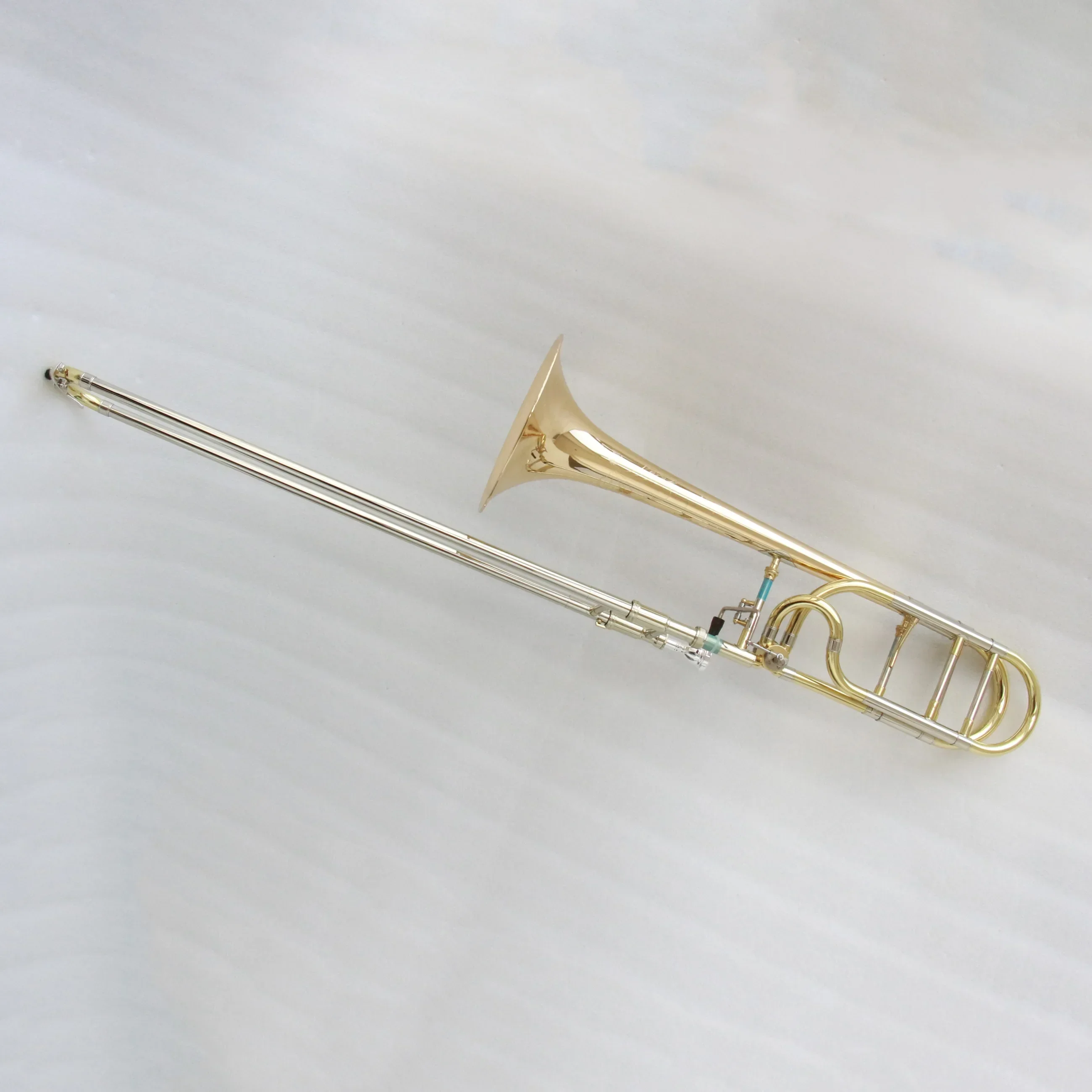 Chinese High-end Bb/F Stand Tenor Trombone Professional Musical Instrument with Bag Bocal De Trombone
Chinese High-end Bb/F Stand Tenor Trombone Professional Musical Instrument with Bag Bocal De Trombone