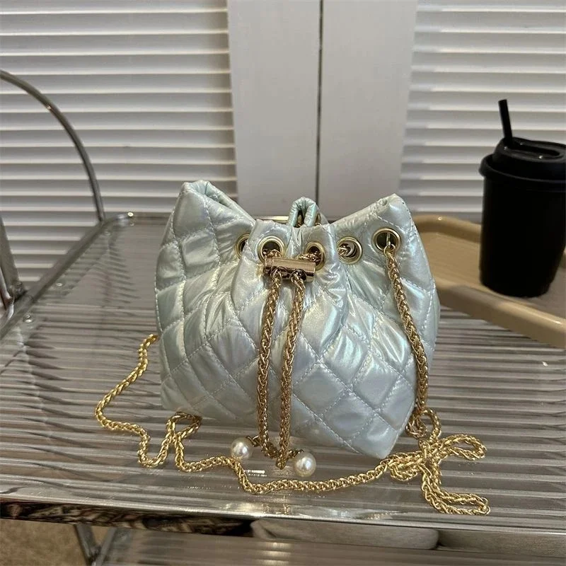 2025 classic barrel-shaped fashion bag diamond-shaped chain handbag exquisite and small single-shoulder bag
2025 classic barrel-shaped fashion bag diamond-shaped chain handbag exquisite and small single-shoulder bag