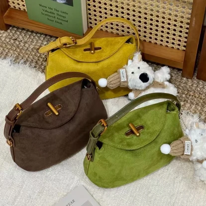 Осень-зима, винтажная модная замшевая мини-сумка из искусственной кожи для банкета, сумка для хранения помады для мобильного телефона, женская сумка, кошелек-кошелек
Осень-зима, винтажная модная замшевая мини-сумка из искусственной кожи для банкета, сумка для хранения помады для мобильного телефона, женская сумка, кошелек-кошелек