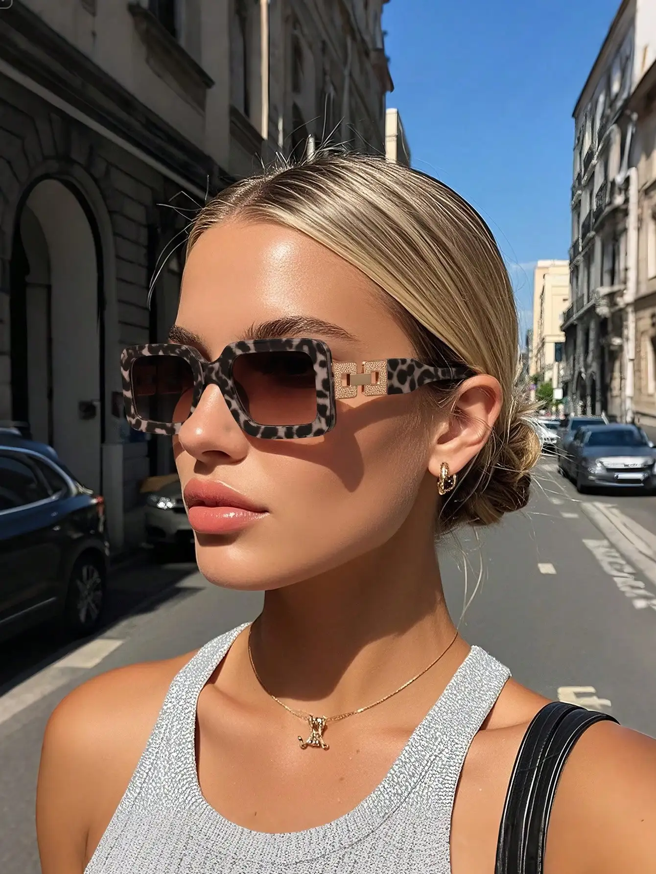 Women's Square Frame Leopard Print Gradient Lens Sunglasses for Street Style
Women's Square Frame Leopard Print Gradient Lens Sunglasses for Street Style
