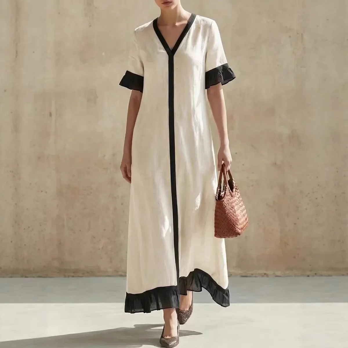 2026 spring and summer short-sleeved solid color V-neck temperament elegant lace sleeve edge Y2 women's jumpsuit
2026 spring and summer short-sleeved solid color V-neck temperament elegant lace sleeve edge Y2 women's jumpsuit