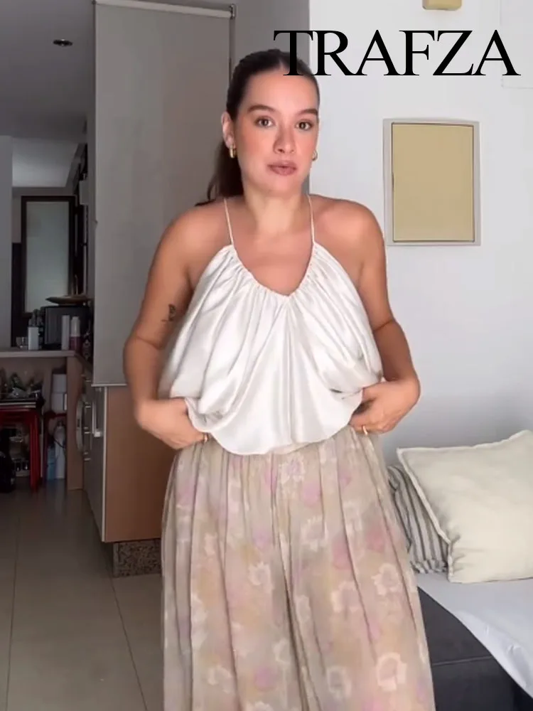 TRAFZA Summer Woman Sexy Sleeveless Backless Solid Chic Streetwear Sling Top Women Fashion V-Neck Pleated Decoration Short Top
TRAFZA Summer Woman Sexy Sleeveless Backless Solid Chic Streetwear Sling Top Women Fashion V-Neck Pleated Decoration Short Top