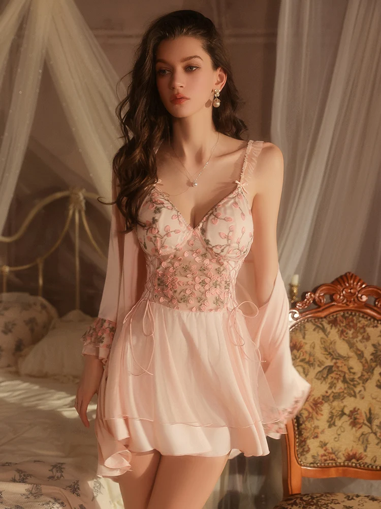 Sleepwear and Skirt 2-piece Set Deep V Temptation Sleepwear Pure Desire Sexy Layer Yarn Strap Skirt Outer Robe Set M5516
Sleepwear and Skirt 2-piece Set Deep V Temptation Sleepwear Pure Desire Sexy Layer Yarn Strap Skirt Outer Robe Set M5516