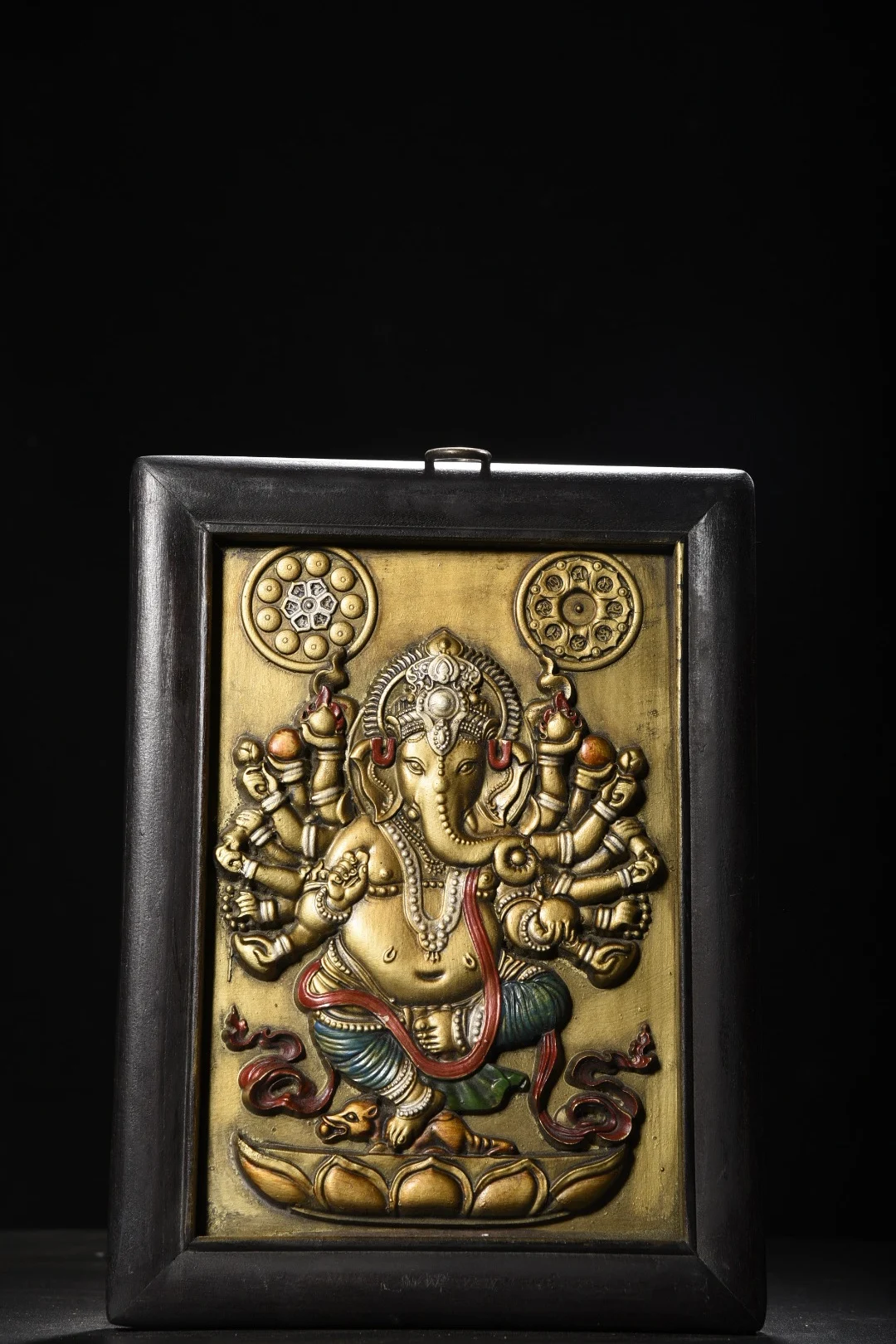 13"Tibetan Temple Collection Old Sandalwood Mosaic Purple Bronze Painted Relief Geneisha Buddha Thangka hanging panel
13"Tibetan Temple Collection Old Sandalwood Mosaic Purple Bronze Painted Relief Geneisha Buddha Thangka hanging panel