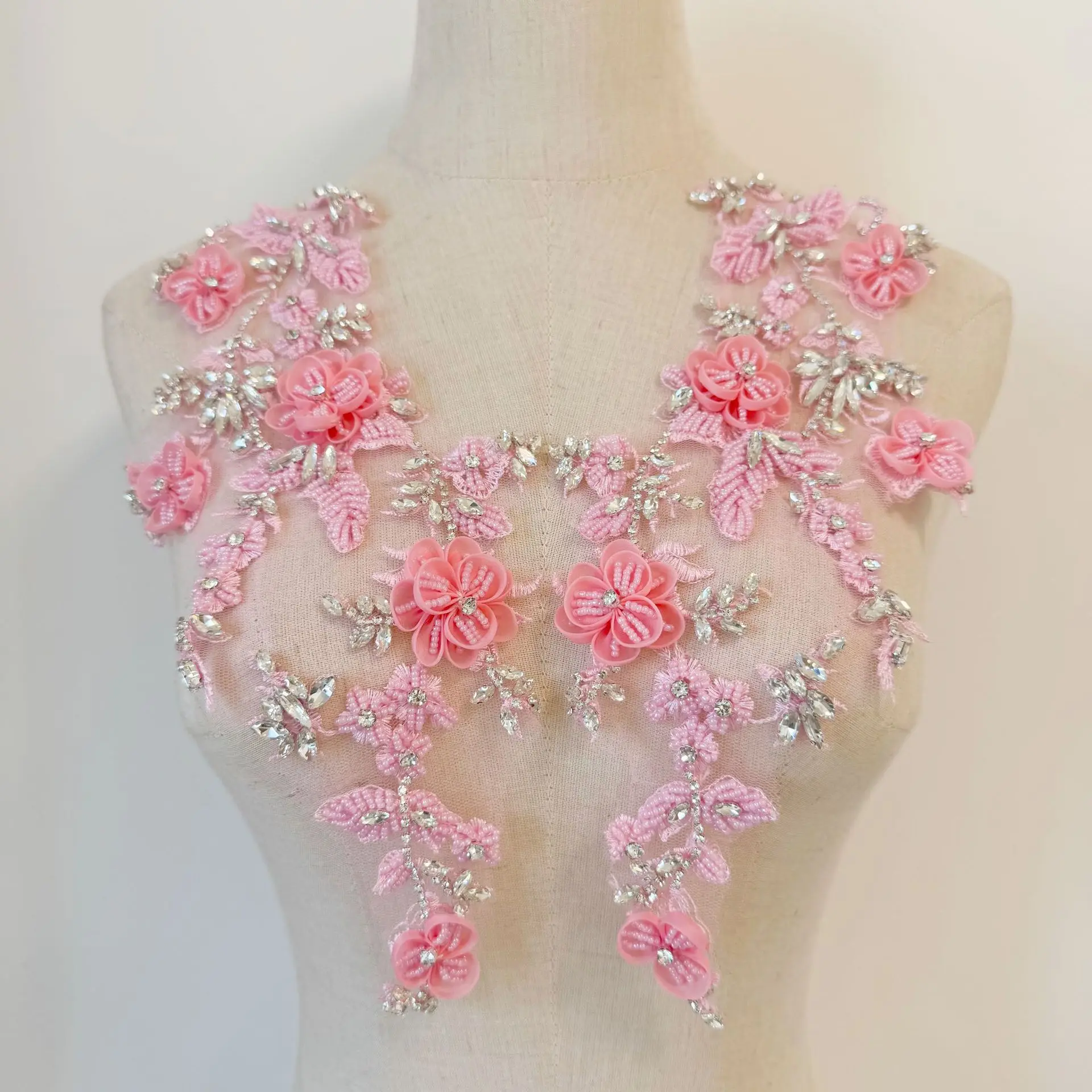 1pair Wedding Dress Lace Trims,Performance Dance Costume diy Embellishments Pink Floral Applique Patches with Rhinestones
1pair Wedding Dress Lace Trims,Performance Dance Costume diy Embellishments Pink Floral Applique Patches with Rhinestones