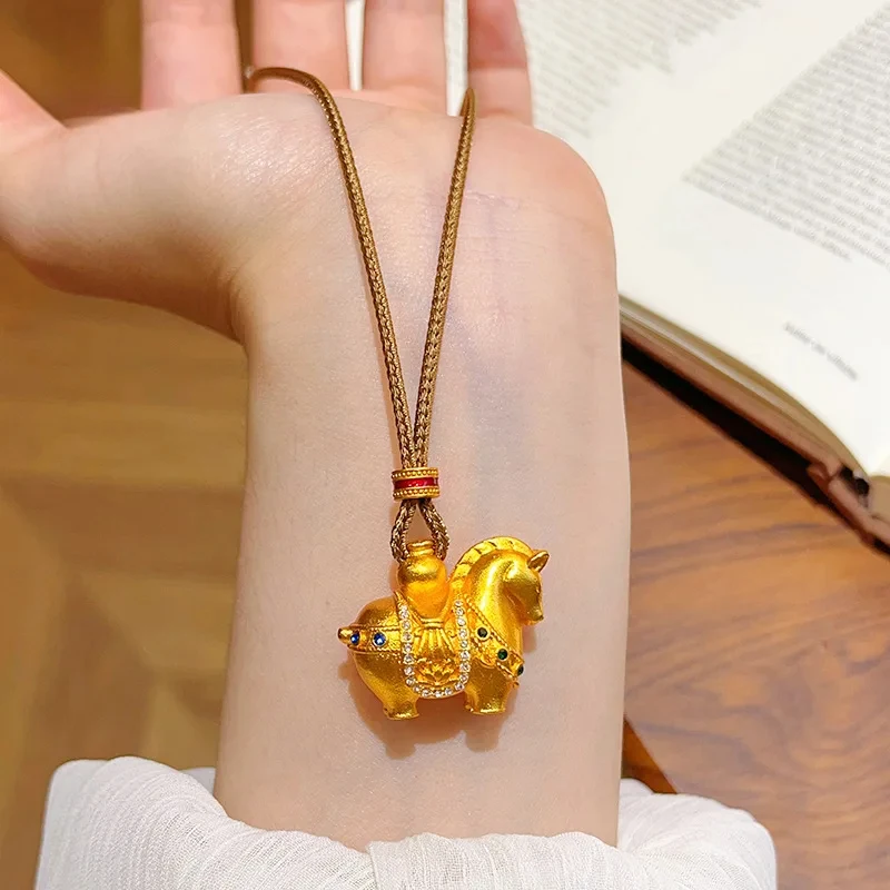 Jewelry Store Style AU999 Gold Blue-Green Diamond Horse With Money Pendant 24k Necklace Gift For Girlfriend Luxury
Jewelry Store Style AU999 Gold Blue-Green Diamond Horse With Money Pendant 24k Necklace Gift For Girlfriend Luxury