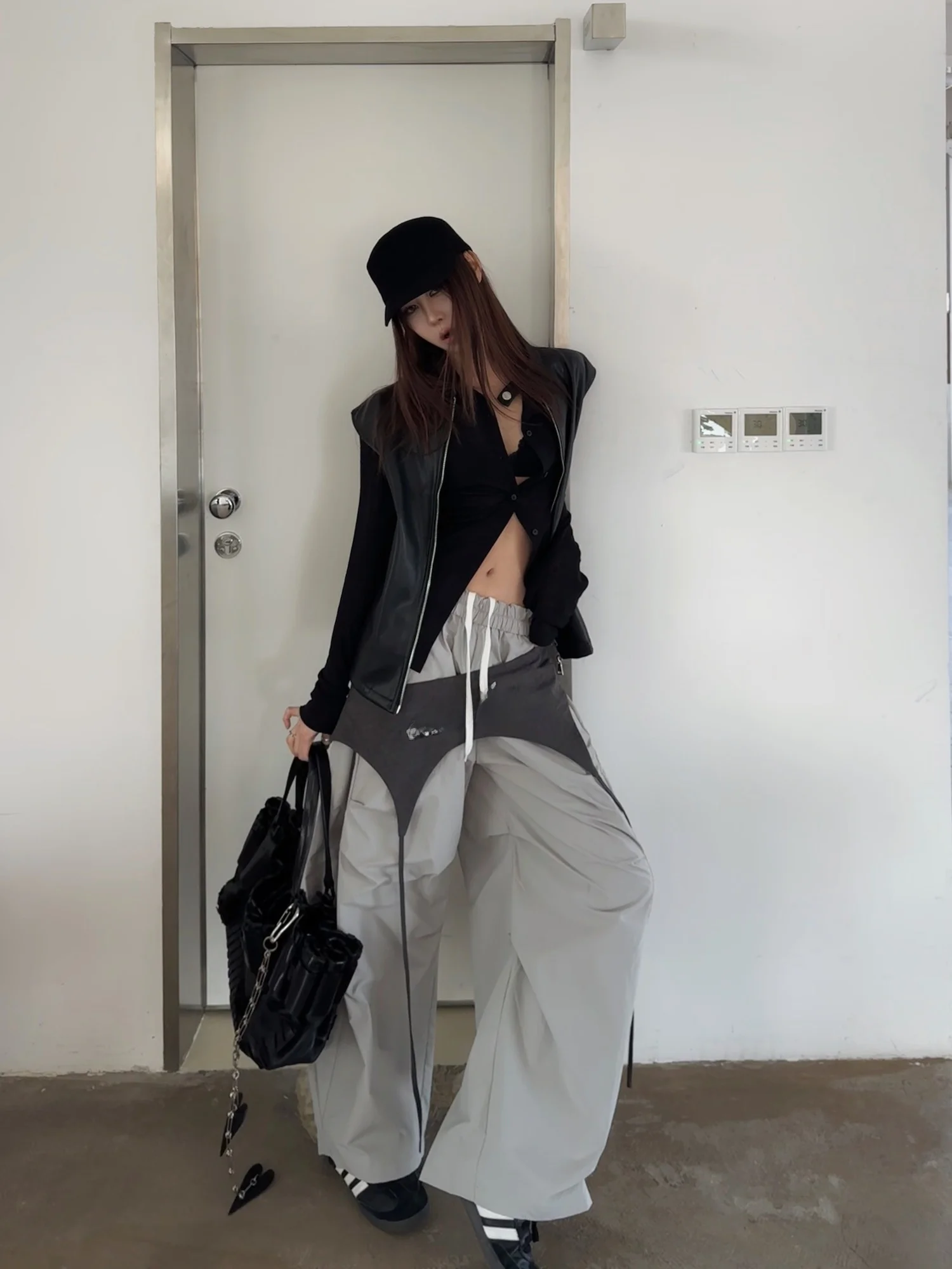 Sermeet Early Spring Casual Pants Women's Sporty Style Fake Two-Piece Wide Leg Elastic Waist Blade Shape Curtain Splice
Sermeet Early Spring Casual Pants Women's Sporty Style Fake Two-Piece Wide Leg Elastic Waist Blade Shape Curtain Splice