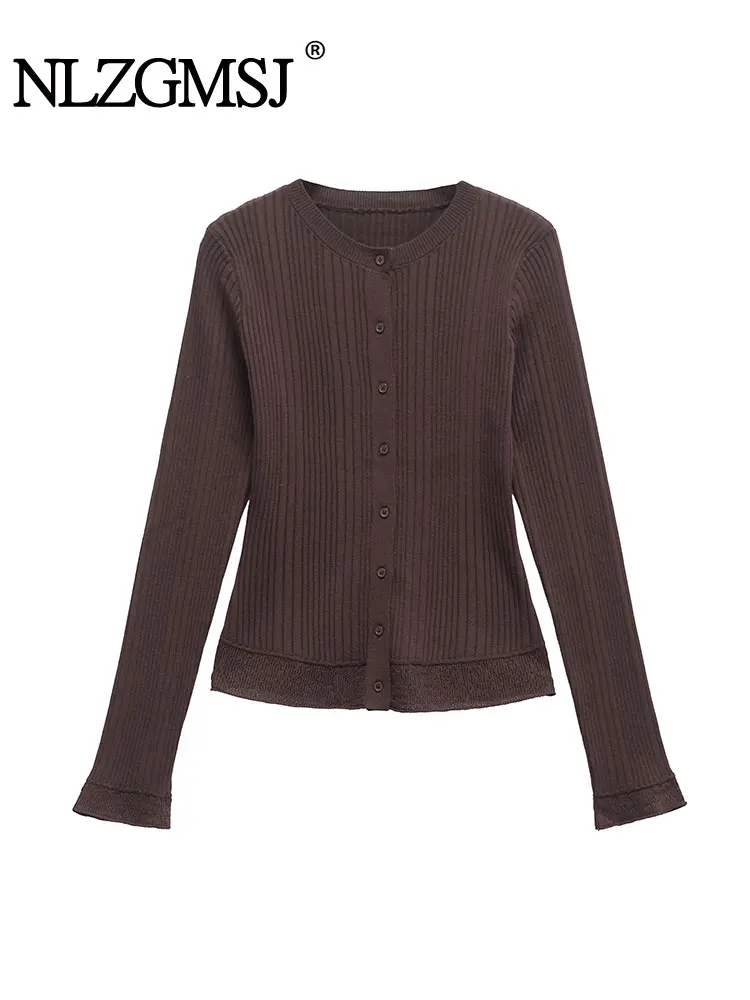 2025 Spring Casual Chic Women Knitted Solid O-Neck Single Breasted Long Sleeve Knitted Pullovers Fashion Sweaters
2025 Spring Casual Chic Women Knitted Solid O-Neck Single Breasted Long Sleeve Knitted Pullovers Fashion Sweaters