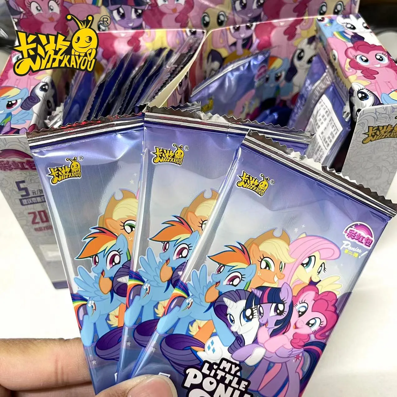 Подлинная коллекционная карта My Little Pony, слепая коробка, вечная карта дружбы, радужная сумка, vol.02, забавная коллекционная карта в стиле аниме для вечеринки
Подлинная коллекционная карта My Little Pony, слепая коробка, вечная карта дружбы, радужная сумка, vol.02, забавная коллекционная карта в стиле аниме для вечеринки