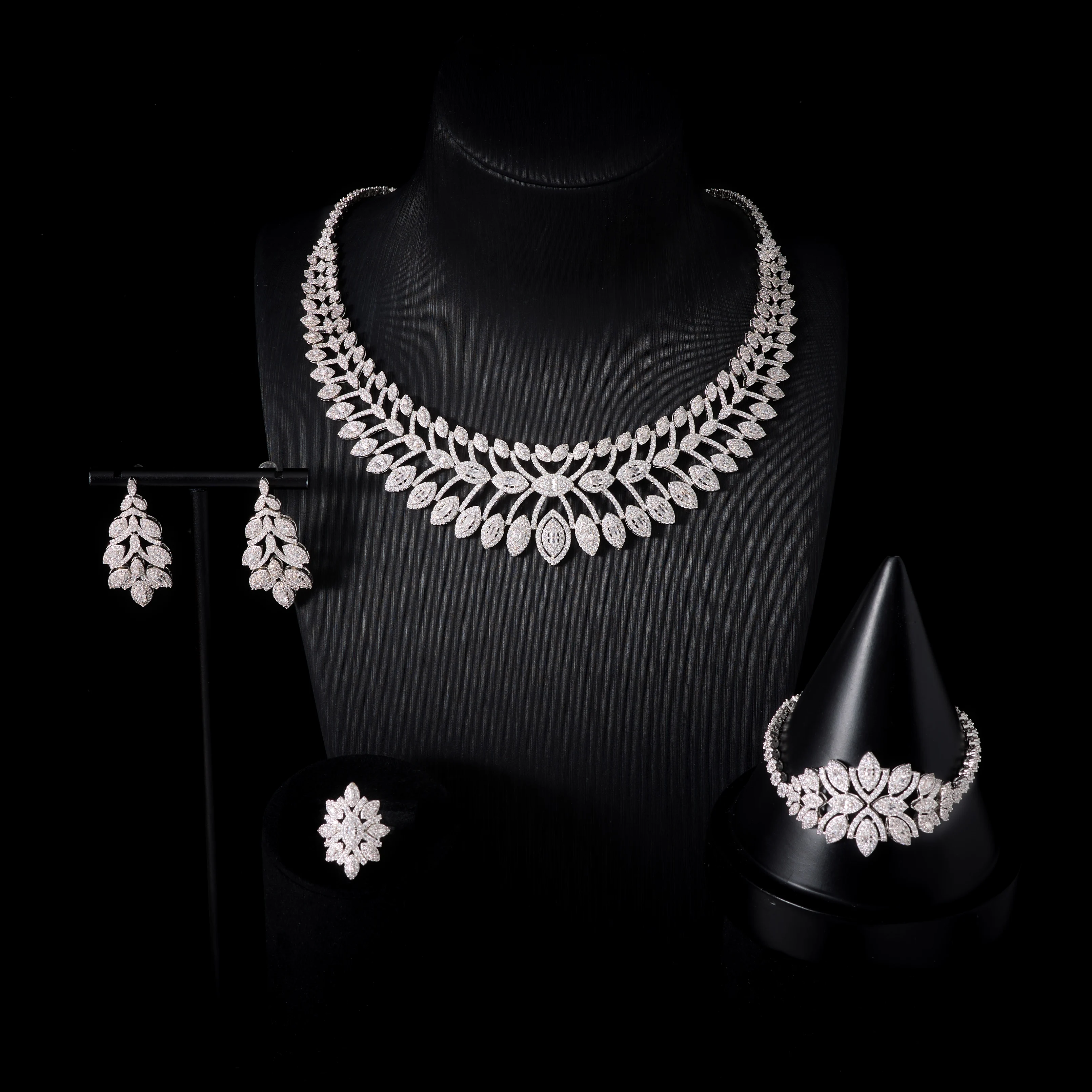 00114 Elegant 4Pcs Bridal Jewelry Set Full Cubic Zirconia Necklace Set Middle East Luxury Wedding Wedding & Formal Occasions
00114 Elegant 4Pcs Bridal Jewelry Set Full Cubic Zirconia Necklace Set Middle East Luxury Wedding Wedding & Formal Occasions