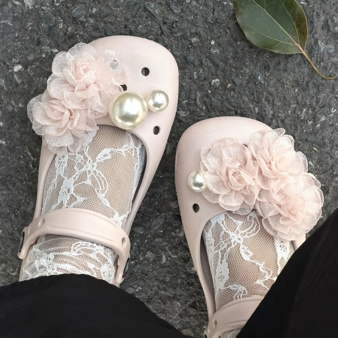 Аксессуары для обуви Harajuku Original Design: Жемчужные цветы для девочек, украшения для обуви в корейском стиле, романтический декор для обуви в стиле «Розовый сад»
Аксессуары для обуви Harajuku Original Design: Жемчужные цветы для девочек, украшения для обуви в корейском стиле, романтический декор для обуви в стиле «Розовый сад»