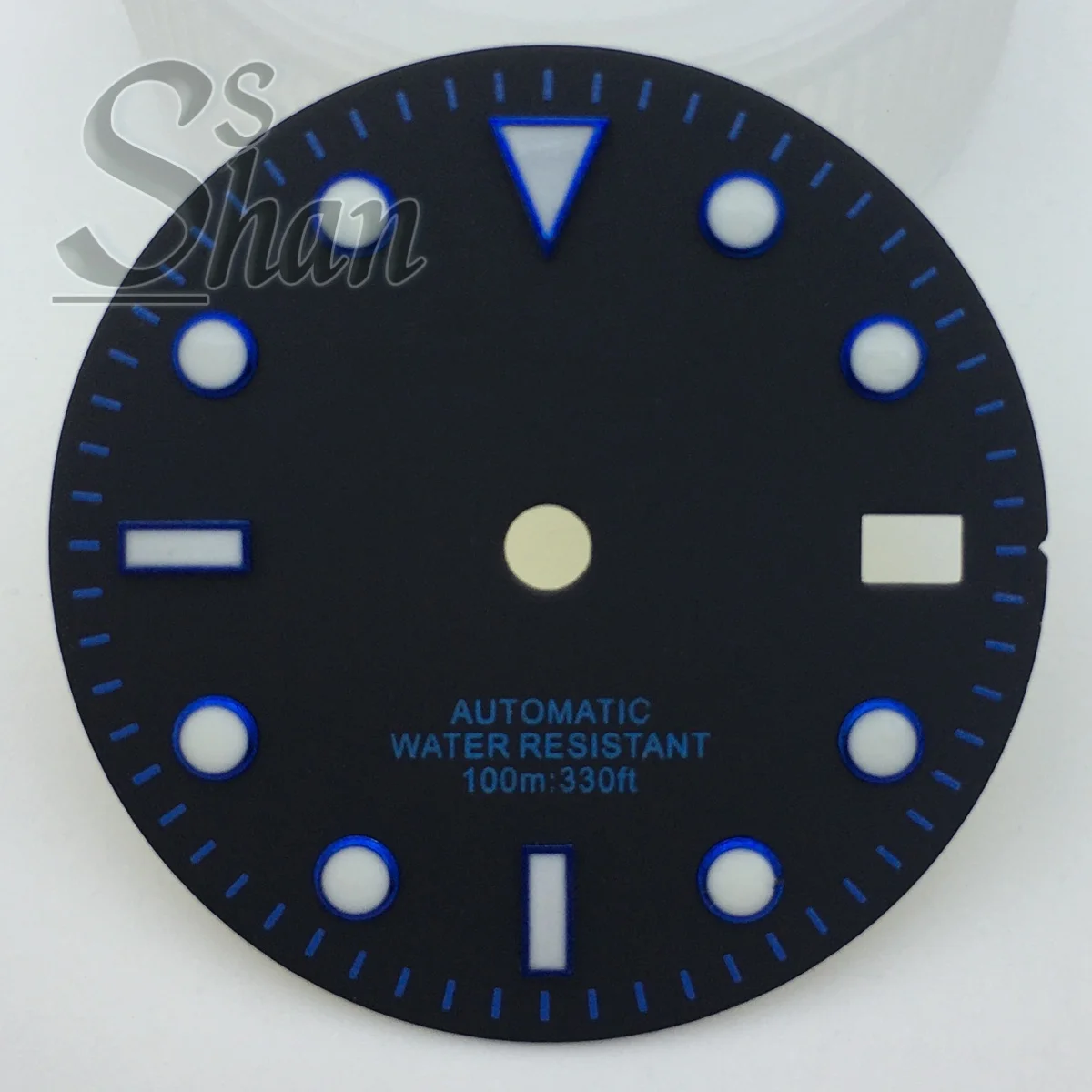 Red blue and green index edges of the watch dial are suitable for the NH35A NH36 movement and green luminescence
Red blue and green index edges of the watch dial are suitable for the NH35A NH36 movement and green luminescence