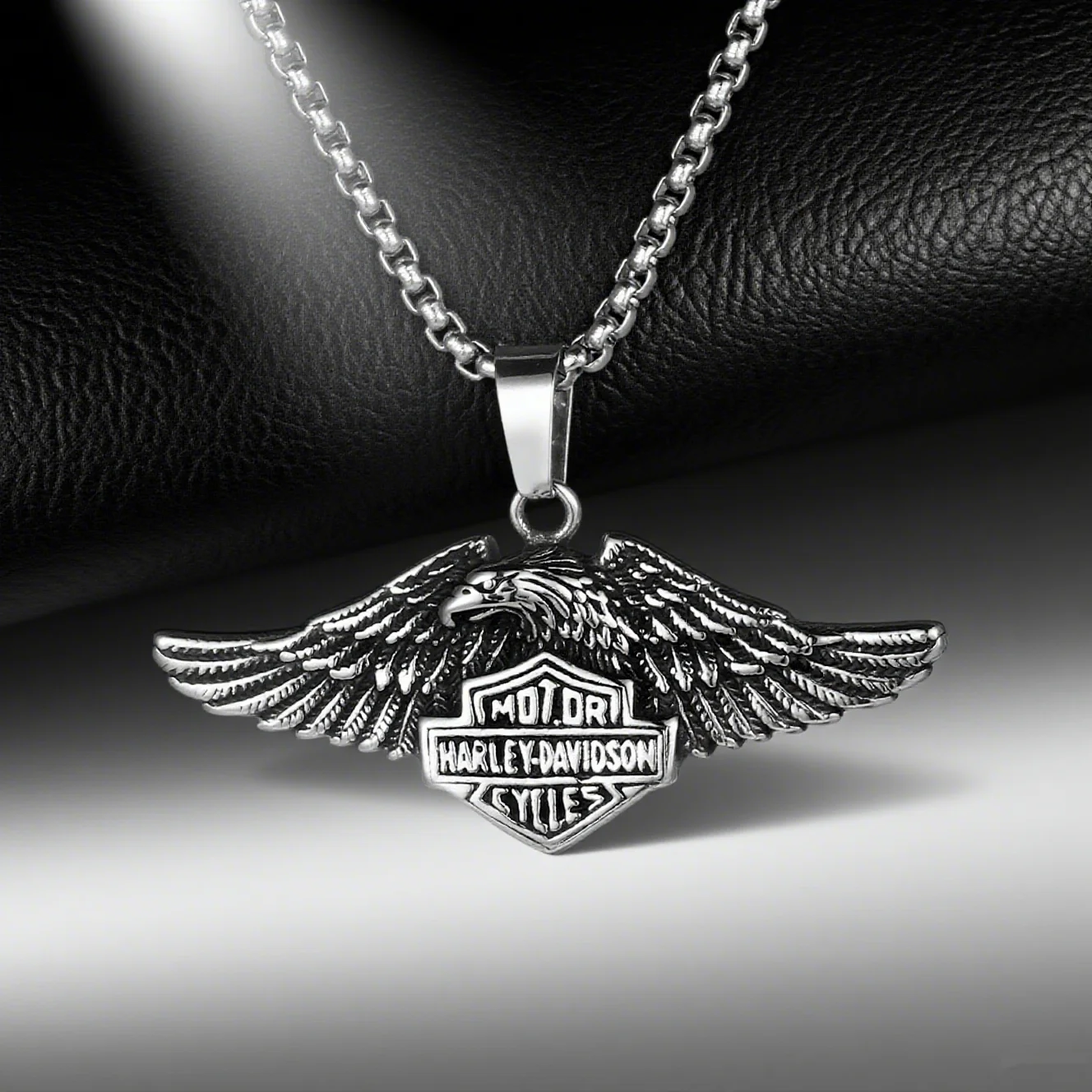 Eagle Skull Decor Chain Pendant Motorcycle Logo Necklaces For Harley Davidson Electra Glide Ultra Classic 1250 S PA 1250S PA1250
Eagle Skull Decor Chain Pendant Motorcycle Logo Necklaces For Harley Davidson Electra Glide Ultra Classic 1250 S PA 1250S PA1250