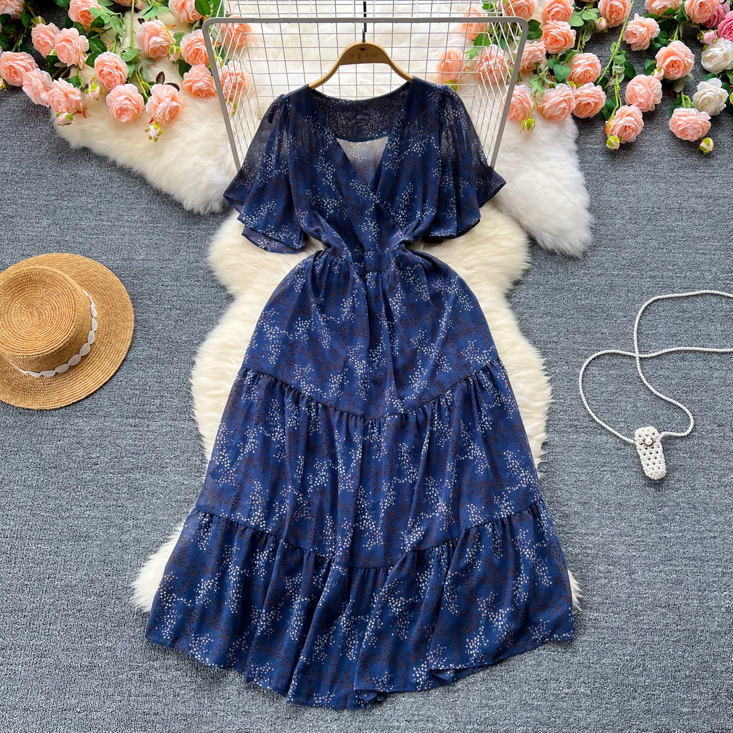 French Vintage Elegant Pleated Print Short Sleeve Vneck Dress A-line Fashion Spring Autumn Vestidos Women Dresses
French Vintage Elegant Pleated Print Short Sleeve Vneck Dress A-line Fashion Spring Autumn Vestidos Women Dresses