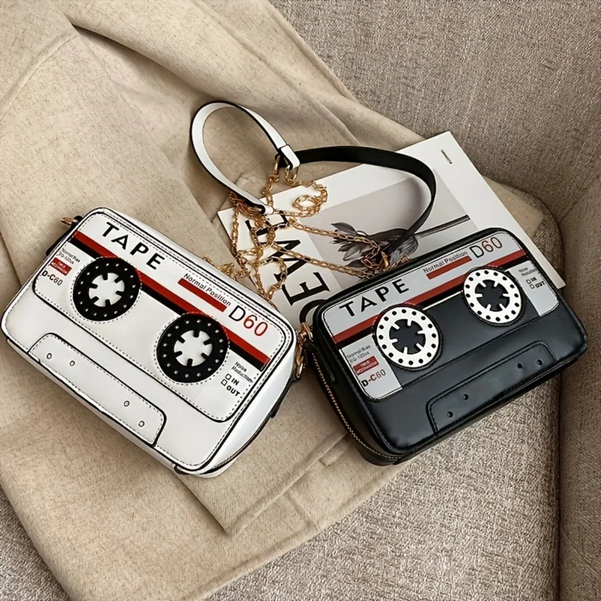 Women's Funny Personalized Tape Audio Tape PU Crossbody Bag Versatile Chain Shoulder Bag
Women's Funny Personalized Tape Audio Tape PU Crossbody Bag Versatile Chain Shoulder Bag