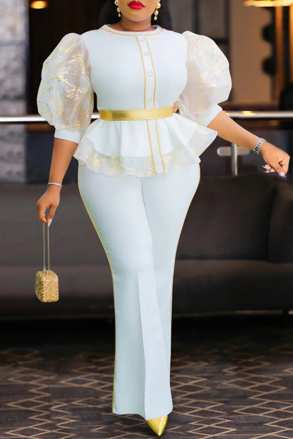Plus Size Mother Of The Bride White Elegant Round Neck Puff Sleeve Half Sleeve Ruffle See Through Two Piece Pant Sets
Plus Size Mother Of The Bride White Elegant Round Neck Puff Sleeve Half Sleeve Ruffle See Through Two Piece Pant Sets