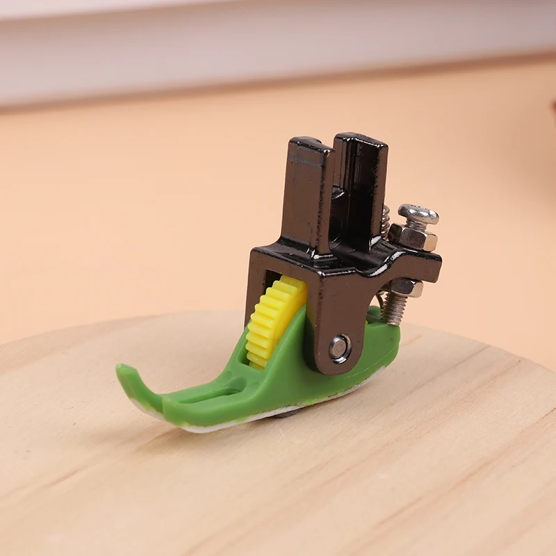 New Universal Industrial Sewing Machine Leather Roller Wheel Presser Foot Of Flat Car Thick Fabric Clothing Replace Presser Feet
New Universal Industrial Sewing Machine Leather Roller Wheel Presser Foot Of Flat Car Thick Fabric Clothing Replace Presser Feet