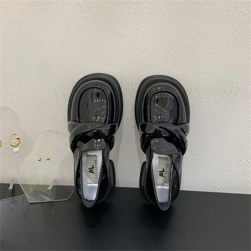 Genuine Women's Loafer 2026 New Style Summer Collection Platform Soft Sole Slip-on French Black Leather Shoes
Genuine Women's Loafer 2026 New Style Summer Collection Platform Soft Sole Slip-on French Black Leather Shoes