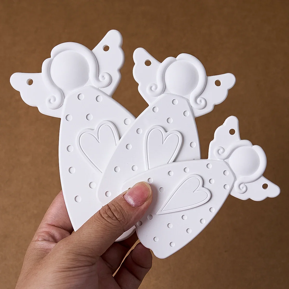 E9 DIY Faceless Angel Silicone Mold Xmas Tree Hanging Ornament Plaster Concrete Resin Mould Heart Dot Texture Dress Girl Craft
E9 DIY Faceless Angel Silicone Mold Xmas Tree Hanging Ornament Plaster Concrete Resin Mould Heart Dot Texture Dress Girl Craft