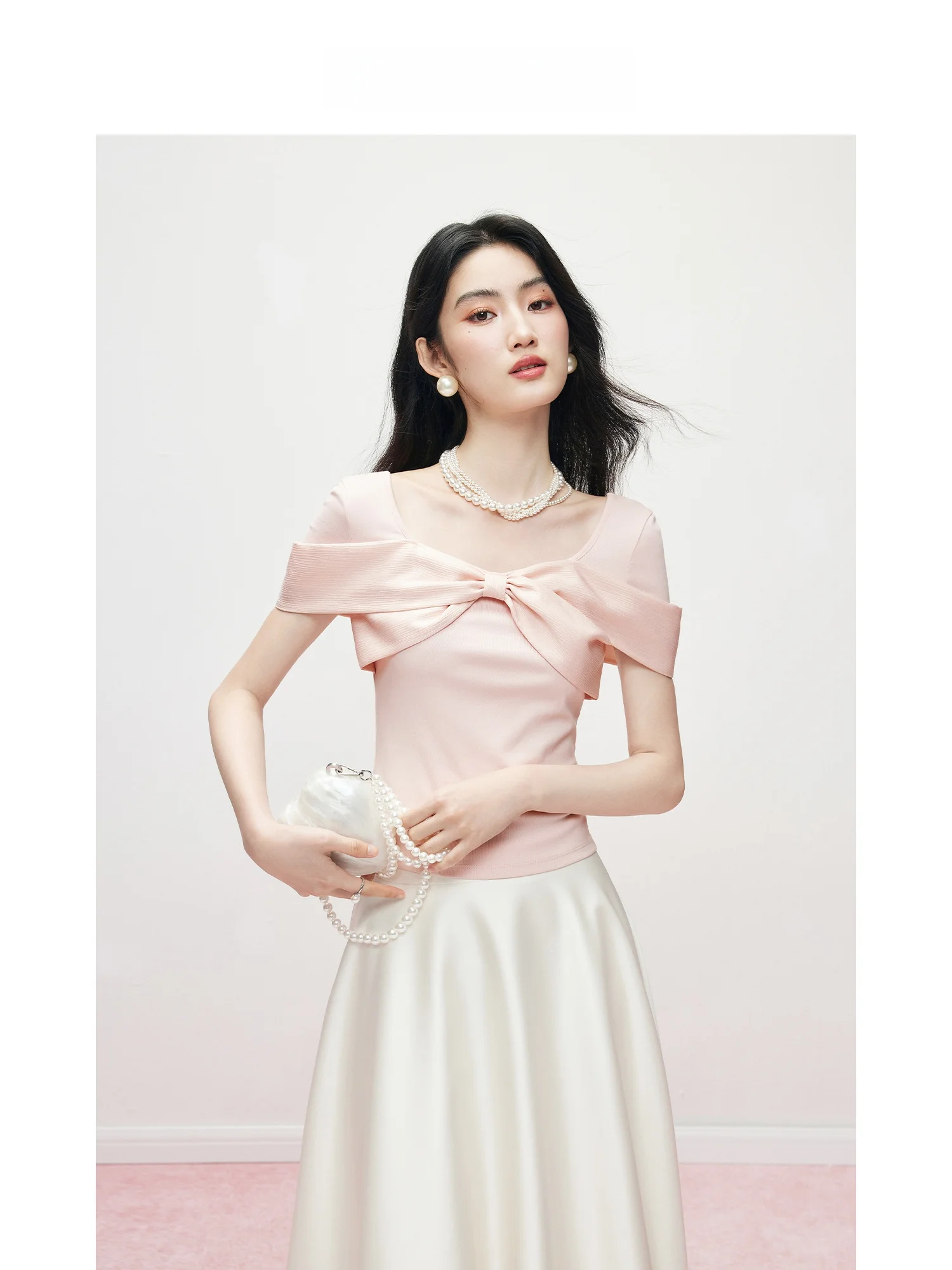 Elegant Summer Women's Knitted T-shirt MandyZhang Silk Knot Top Breathable Modal Fabric Short Sleeve Square Neck
Elegant Summer Women's Knitted T-shirt MandyZhang Silk Knot Top Breathable Modal Fabric Short Sleeve Square Neck