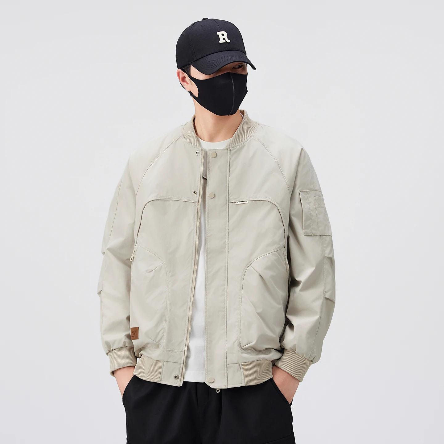 Мужская повседневная куртка-бомбер в американском стиле для весны и осени, модная, универсальная, простая, в стиле рабочей одежды, трендовая верхняя одежда
Мужская повседневная куртка-бомбер в американском стиле для весны и осени, модная, универсальная, простая, в стиле рабочей одежды, трендовая верхняя одежда