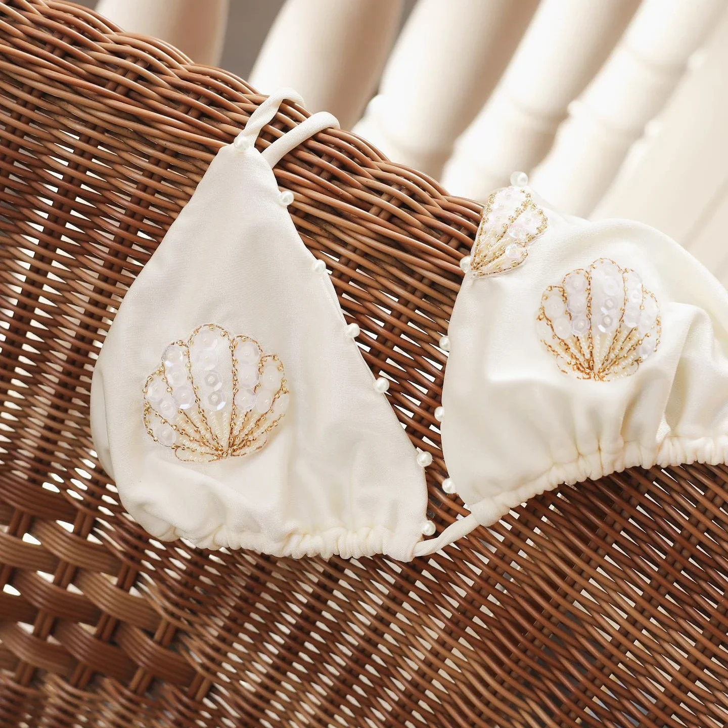 2025 Bandeau Biquini Shiny Diamond Bikini Sexy Women Swimsuit Push Up Swimwear Female Halter Bathing Suit Bodysuit Beachwear
2025 Bandeau Biquini Shiny Diamond Bikini Sexy Women Swimsuit Push Up Swimwear Female Halter Bathing Suit Bodysuit Beachwear