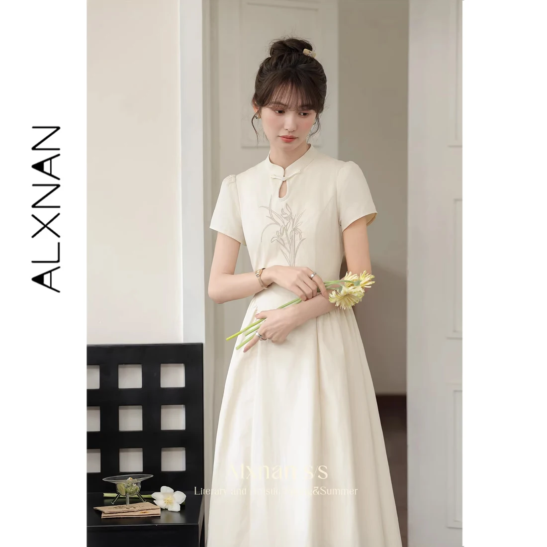 ALXNAN New Chinese Style Cheongsam Dress 2026 Summer Fashion Elegant Long Dress Orchid Embroidery Midi Dress Female L36136
ALXNAN New Chinese Style Cheongsam Dress 2026 Summer Fashion Elegant Long Dress Orchid Embroidery Midi Dress Female L36136