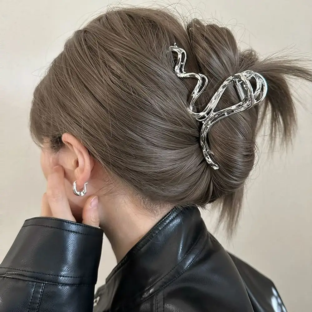 Cold style liquid line metal large hair clip high quality back of head hair clip hair shark clip for women
Cold style liquid line metal large hair clip high quality back of head hair clip hair shark clip for women