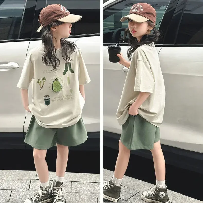 Girls summer clothing 2025 new fashionable and fashionable suit big children girl internet celebrity street summer two-piece set 
Girls summer clothing 2025 new fashionable and fashionable suit big children girl internet celebrity street summer two-piece set