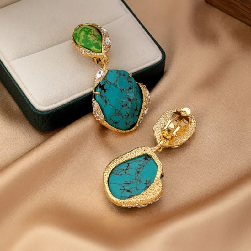 Genius Original Design Copper-plated Gold-plated Full Diamond Turquoise Series Ear Clips
Genius Original Design Copper-plated Gold-plated Full Diamond Turquoise Series Ear Clips