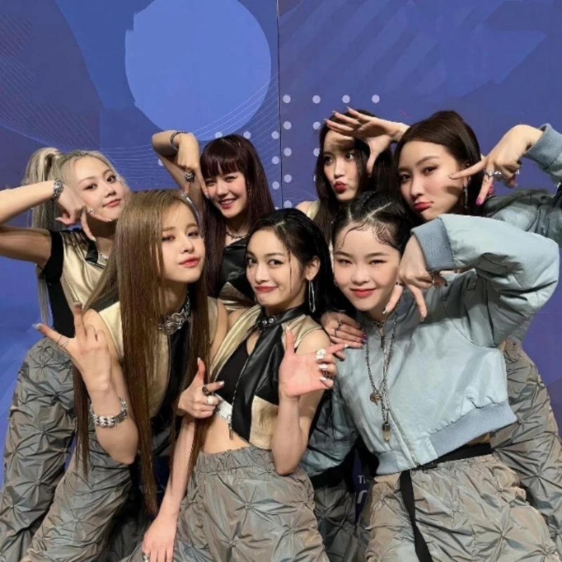 Kpop Girl Group Stage Outfit Women Slim Zipper Vest Crop Top Festival Dance Clothes Concert Loose Pants Rave Wear Jazz Dnacewear
Kpop Girl Group Stage Outfit Women Slim Zipper Vest Crop Top Festival Dance Clothes Concert Loose Pants Rave Wear Jazz Dnacewear