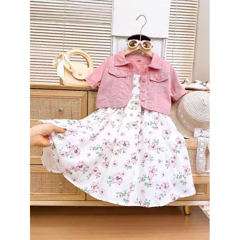 2025Summer Girls' Fashion Pink Jacket Coat Top+Floral Strap Dress Two-Piece Set
2025Summer Girls' Fashion Pink Jacket Coat Top+Floral Strap Dress Two-Piece Set