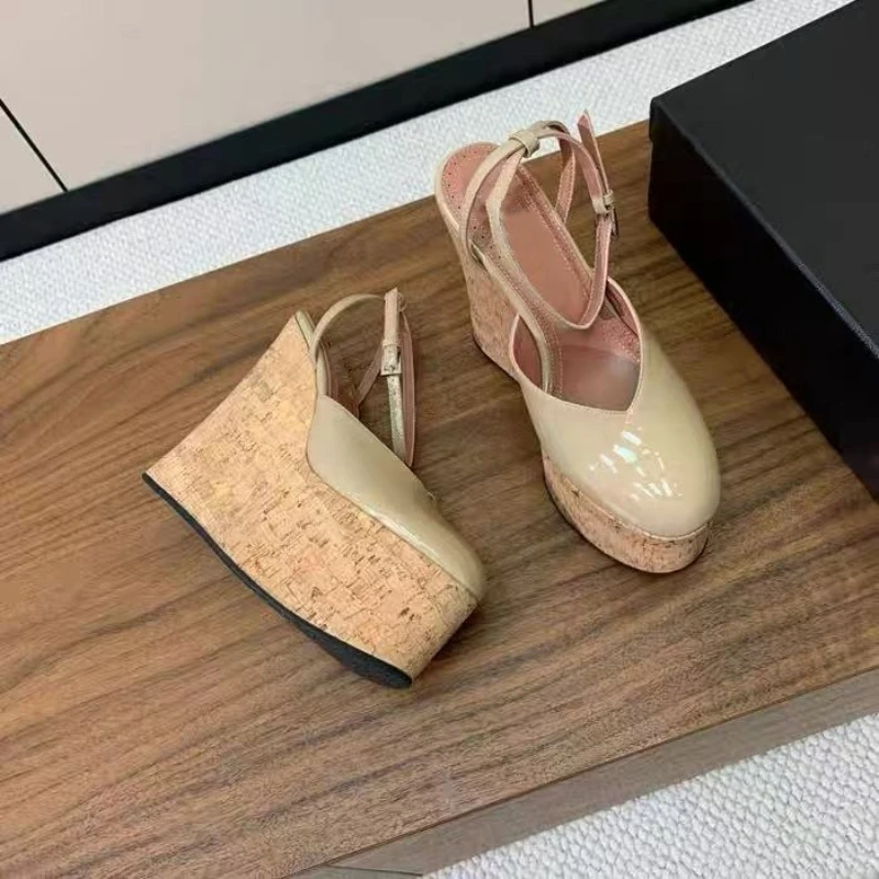 Женские летние туфли с прямой пряжкой и носком, сандалии на толстой подошве, сексуальная модная обувь в европейском и американском стиле с рыбьим ртом
Женские летние туфли с прямой пряжкой и носком, сандалии на толстой подошве, сексуальная модная обувь в европейском и американском стиле с рыбьим ртом