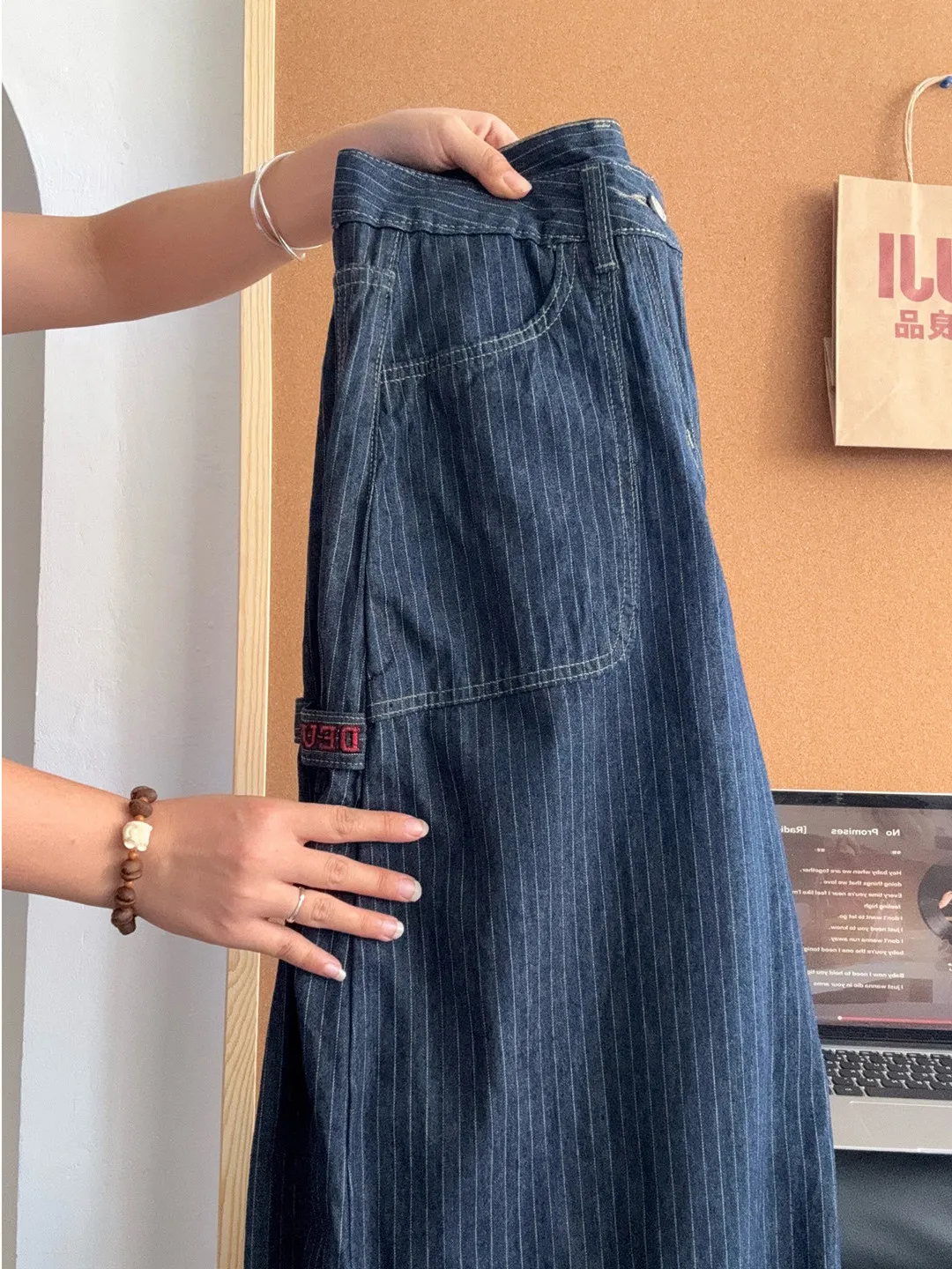 Retro High Street Wide Leg Striped Workwear Jeans Unisex Seasonal Fashion Brand Knife Pants American Style Machine Embro...
Retro High Street Wide Leg Striped Workwear Jeans Unisex Seasonal Fashion Brand Knife Pants American Style Machine Embro...