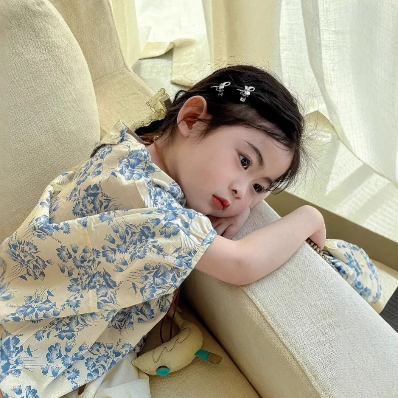 2025 Summer New Style Girls' Blue and White Porcelain Shirt Doll Shirt Round Neck Unique Design Short Sleeve Shirt
2025 Summer New Style Girls' Blue and White Porcelain Shirt Doll Shirt Round Neck Unique Design Short Sleeve Shirt