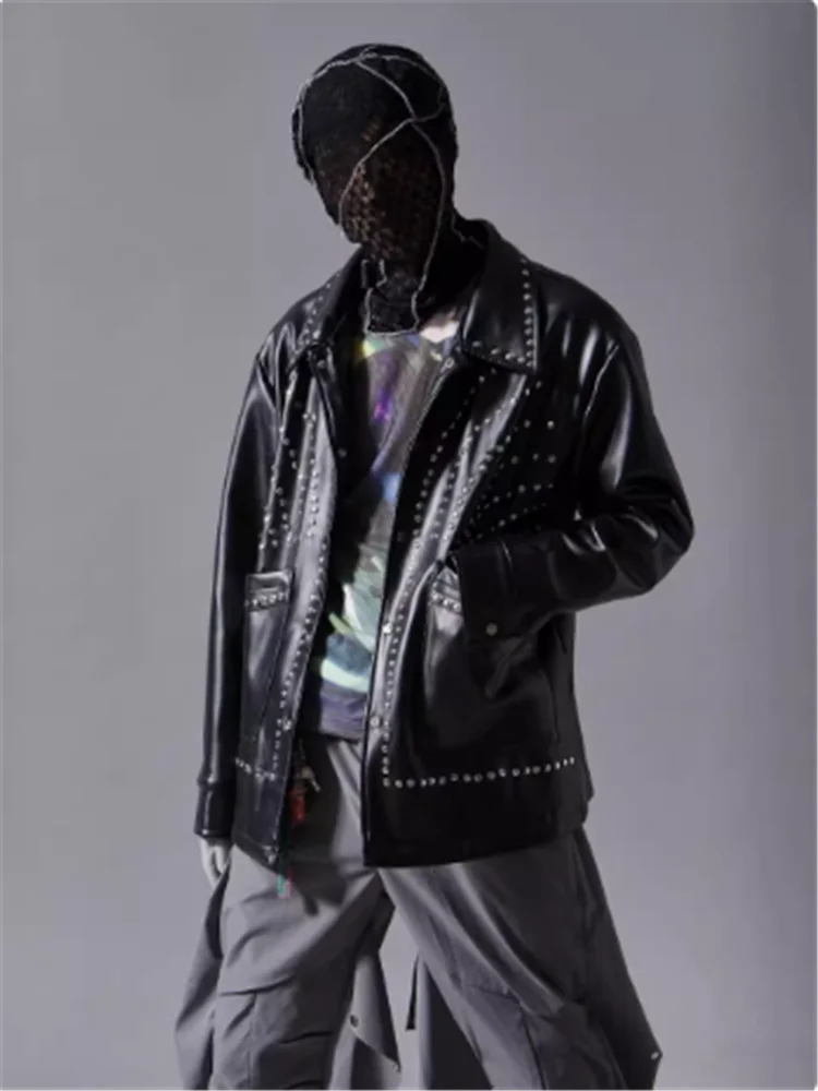 2025 Black full hand riveted long sleeve jacket pu leather heavy industry design metal coat short personality handsome
2025 Black full hand riveted long sleeve jacket pu leather heavy industry design metal coat short personality handsome
