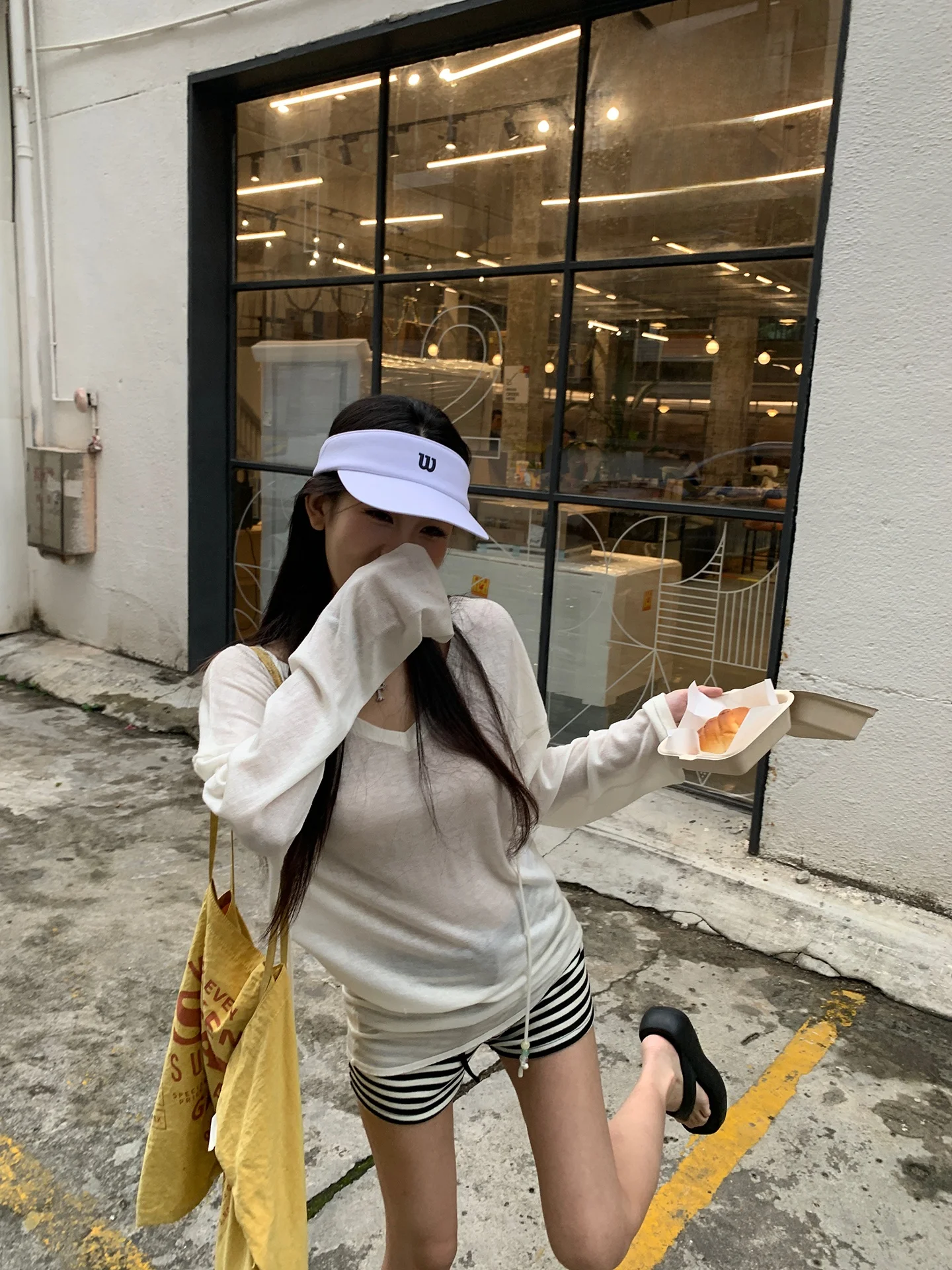 Loose Women's Knitted Sweater Long Sve V-Ne White Summer Korean Sle Top Casual Straight Tube Knitwear by G Sle
Loose Women's Knitted Sweater Long Sve V-Ne White Summer Korean Sle Top Casual Straight Tube Knitwear by G Sle