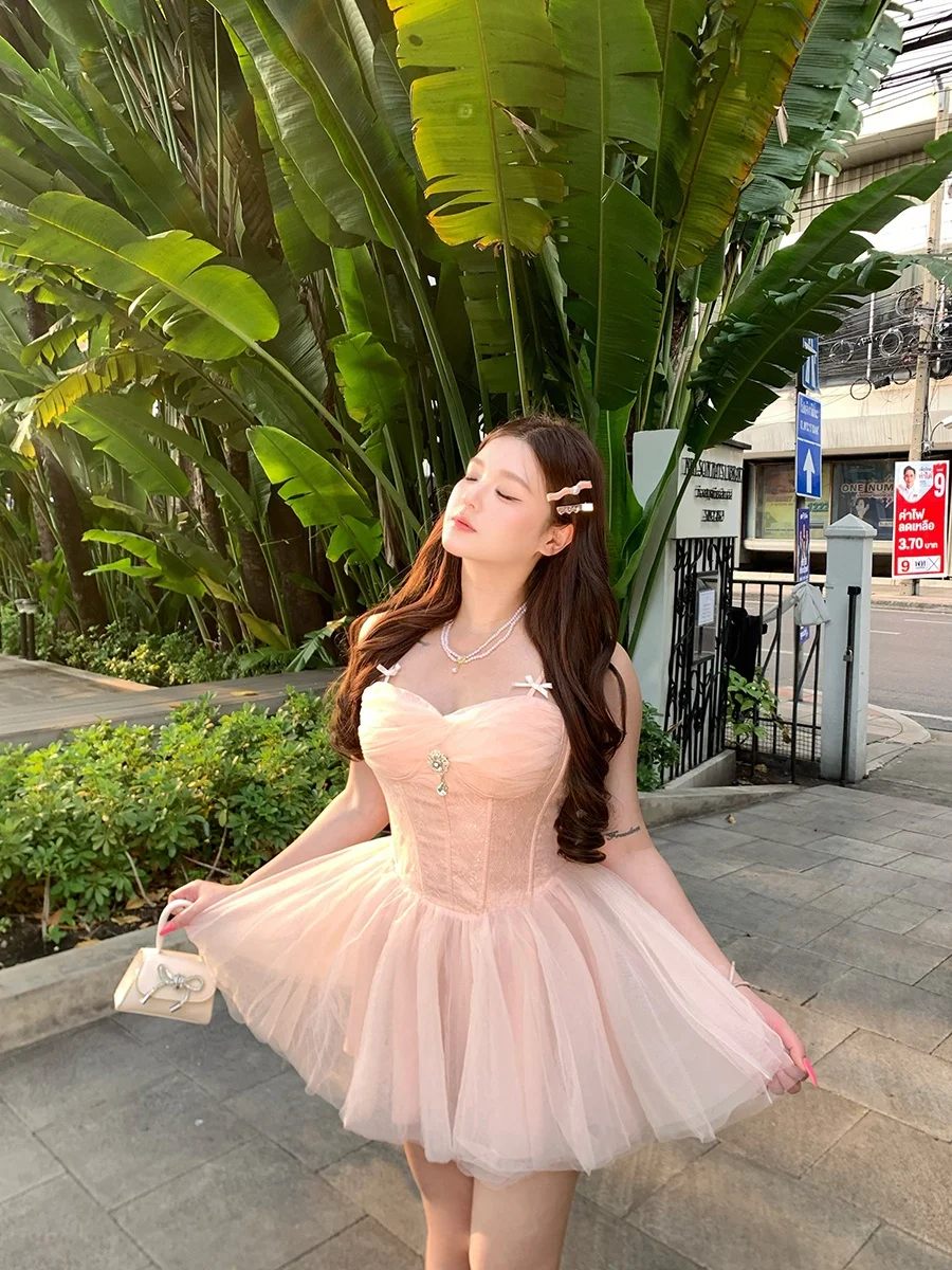 Sweet Berry Sauce Puffy Short Dress Slimming Waist Design for plus Size Women Dreamy Romantic Style Casual Wear Summer 2026
Sweet Berry Sauce Puffy Short Dress Slimming Waist Design for plus Size Women Dreamy Romantic Style Casual Wear Summer 2026