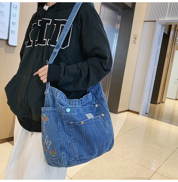 Large Capacity Leisure or Travel for Women Book Bag Denim Shoulder Bags Canvas Embroidery Totes Fastoralism Female Packages
Large Capacity Leisure or Travel for Women Book Bag Denim Shoulder Bags Canvas Embroidery Totes Fastoralism Female Packages