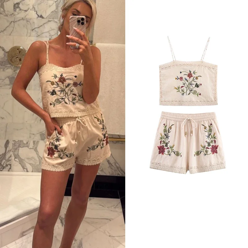 Summer Sets Women's 2025 New Chic Embroidered Flowers Elegant Women Shorts Sets Street Fashion Youth Holiday Travel 2-piece Set
Summer Sets Women's 2025 New Chic Embroidered Flowers Elegant Women Shorts Sets Street Fashion Youth Holiday Travel 2-piece Set