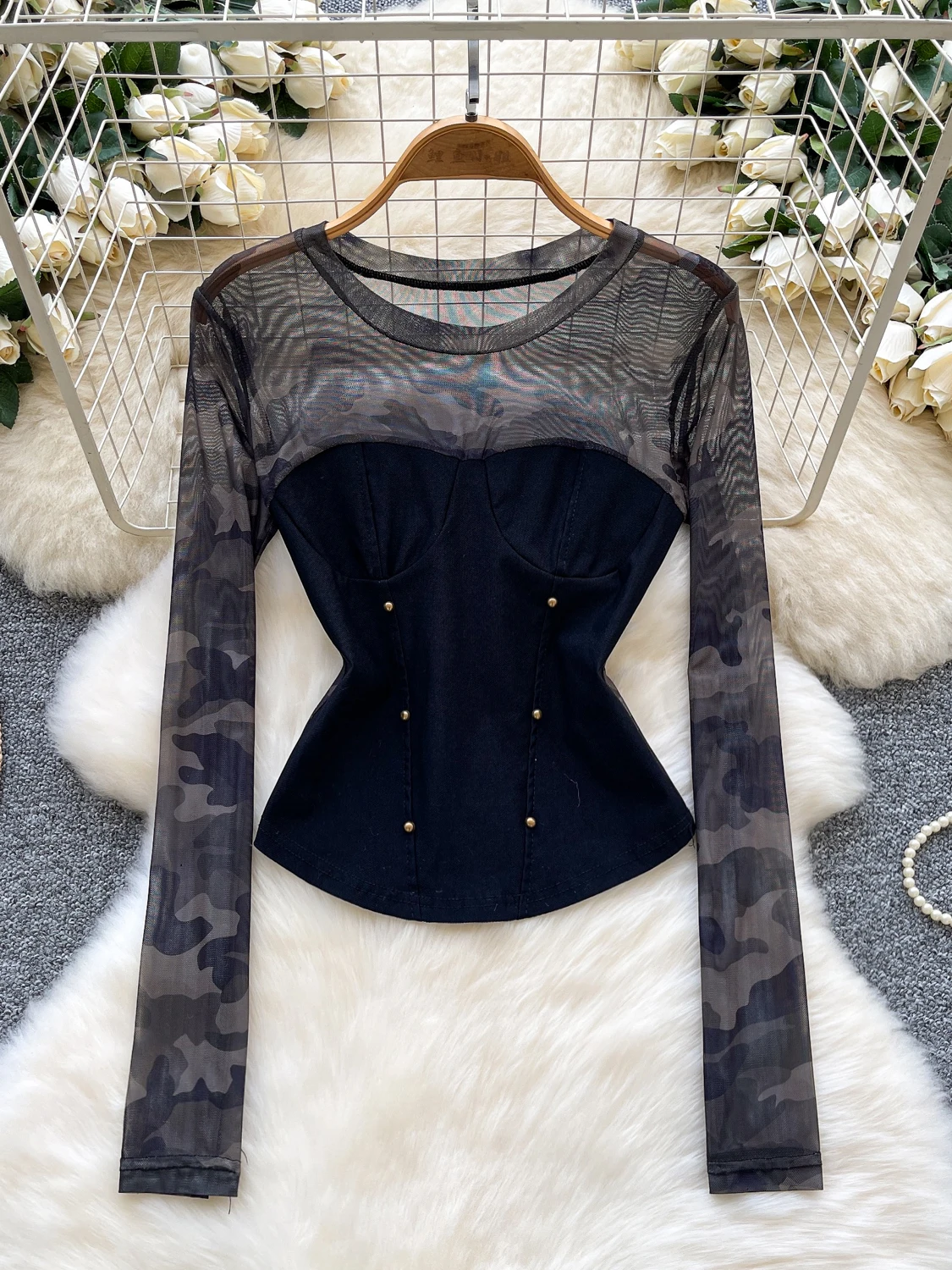 2026 New Autumn Women Vintage O-neck Long Sleeve T-shirt Hit Color Camouflage Patchwork Nail Bead Slim Fit Base T-shirt Tops
2026 New Autumn Women Vintage O-neck Long Sleeve T-shirt Hit Color Camouflage Patchwork Nail Bead Slim Fit Base T-shirt Tops