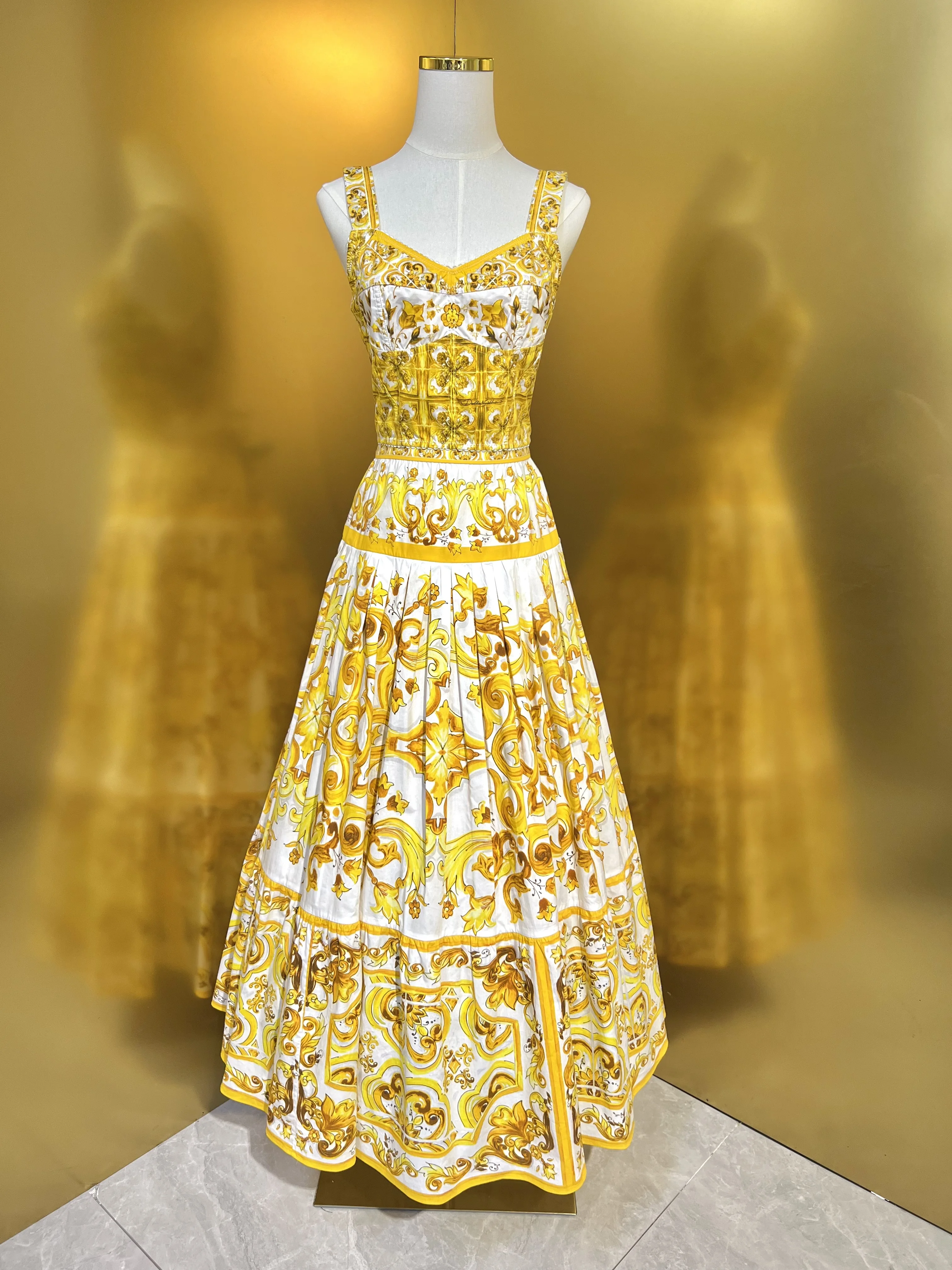 100% Cotton 2024 New Bohemian Style Yellow Porcelain Print Trendy Casual Skirt
100% Cotton 2024 New Bohemian Style Yellow Porcelain Print Trendy Casual Skirt