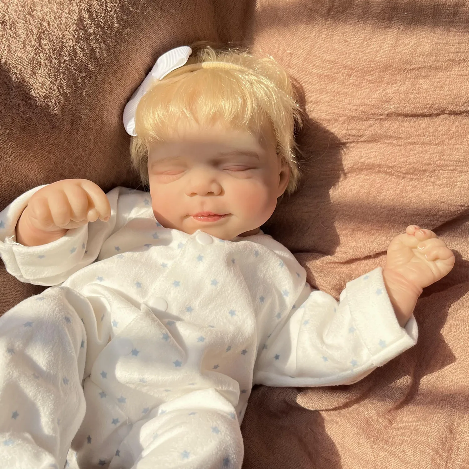 BZDOLL 45CM 18inch Sleeping Reborn Baby Doll for Vinyl Limbs, Soft Cloth Body Lifelike Design, a Wonderful Birthday Gift for Kid
BZDOLL 45CM 18inch Sleeping Reborn Baby Doll for Vinyl Limbs, Soft Cloth Body Lifelike Design, a Wonderful Birthday Gift for Kid