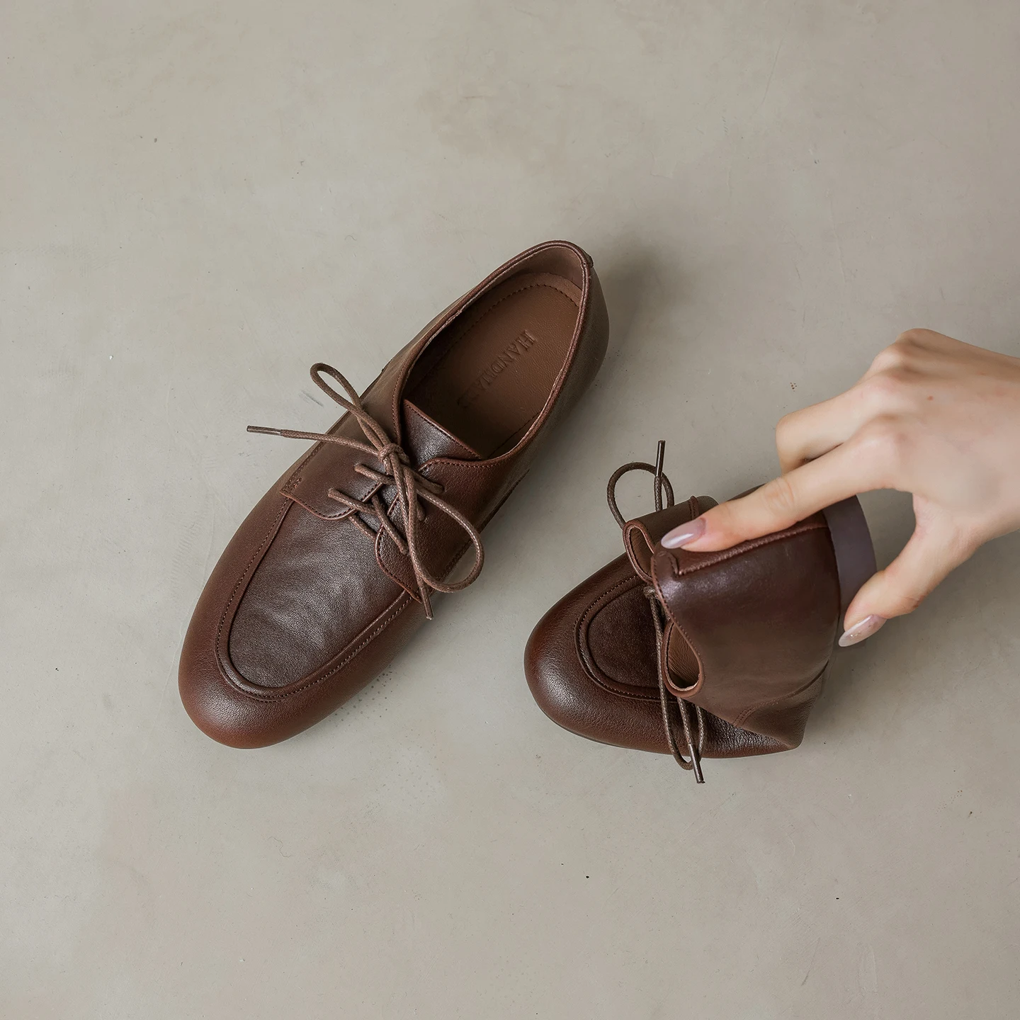 Fashion Women Comfortable Loafers Vintage Soft Flats Concise Genuine Leather Lace Up Pumps Shoes Office Party Size 34-42
Fashion Women Comfortable Loafers Vintage Soft Flats Concise Genuine Leather Lace Up Pumps Shoes Office Party Size 34-42