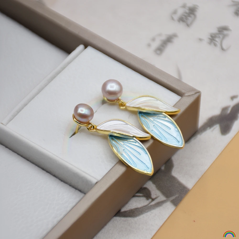 Natural Freshwater Pearl Earrings, National Style Enamel Leaves, Small Fresh Women's Earrings, Rwbuy Brand Jewelry Design
Natural Freshwater Pearl Earrings, National Style Enamel Leaves, Small Fresh Women's Earrings, Rwbuy Brand Jewelry Design